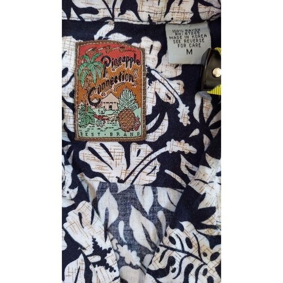Pineapple Connection Men’s Tropical Short Sleeve Hawaiian Shirt Size M Hibiscus - Picture 2 of 5